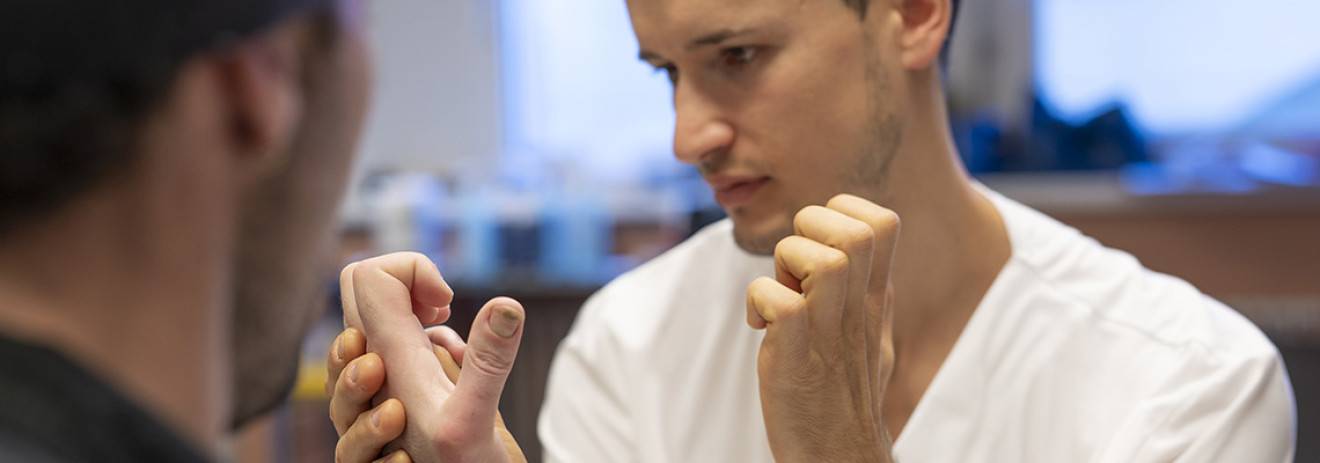 Liens avec les patientes et patients et expertise en médecine hautement spécialisée